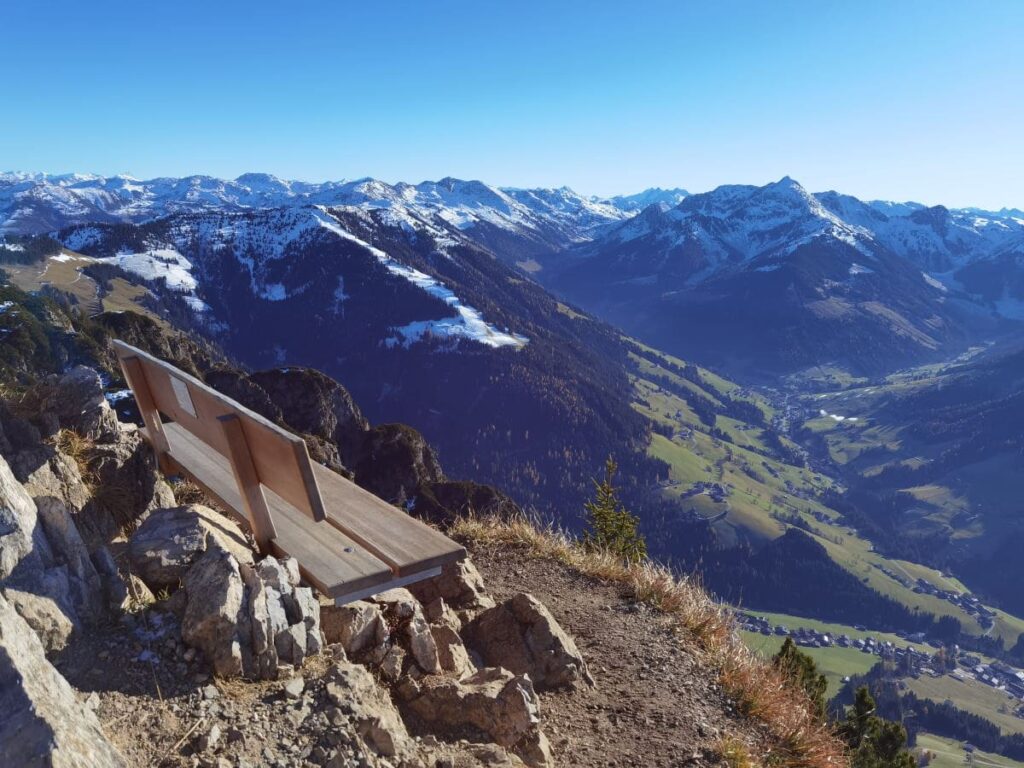 Das ist die Aussichtsbank auf der Gratlspitze