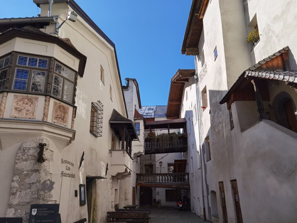 Den Malerwinkel in Rattenberg solltest du dir bei einem Stadtrundgang anschauen