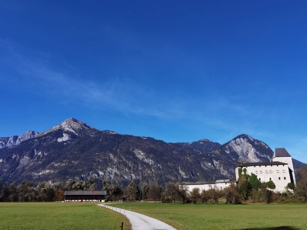 Zwischen Zillertal und Alpbachtal mit Blick auf das Rofangebirge