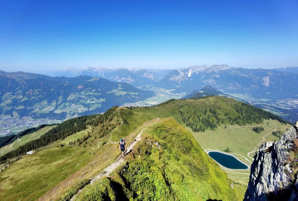 Ausblick am Wiedersberger Horn mit Zillertal, Inntal, Rofan und Karwendel